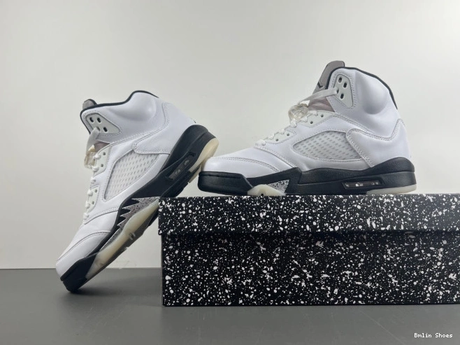 Bmlin Shoes JORDAN BLACK' AIR 'WHITE RETRO DD0587-110 5 0710